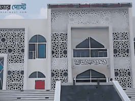 The walls of the Tk 10 crore model mosque in Rajshahi are bursting, rain water is entering
